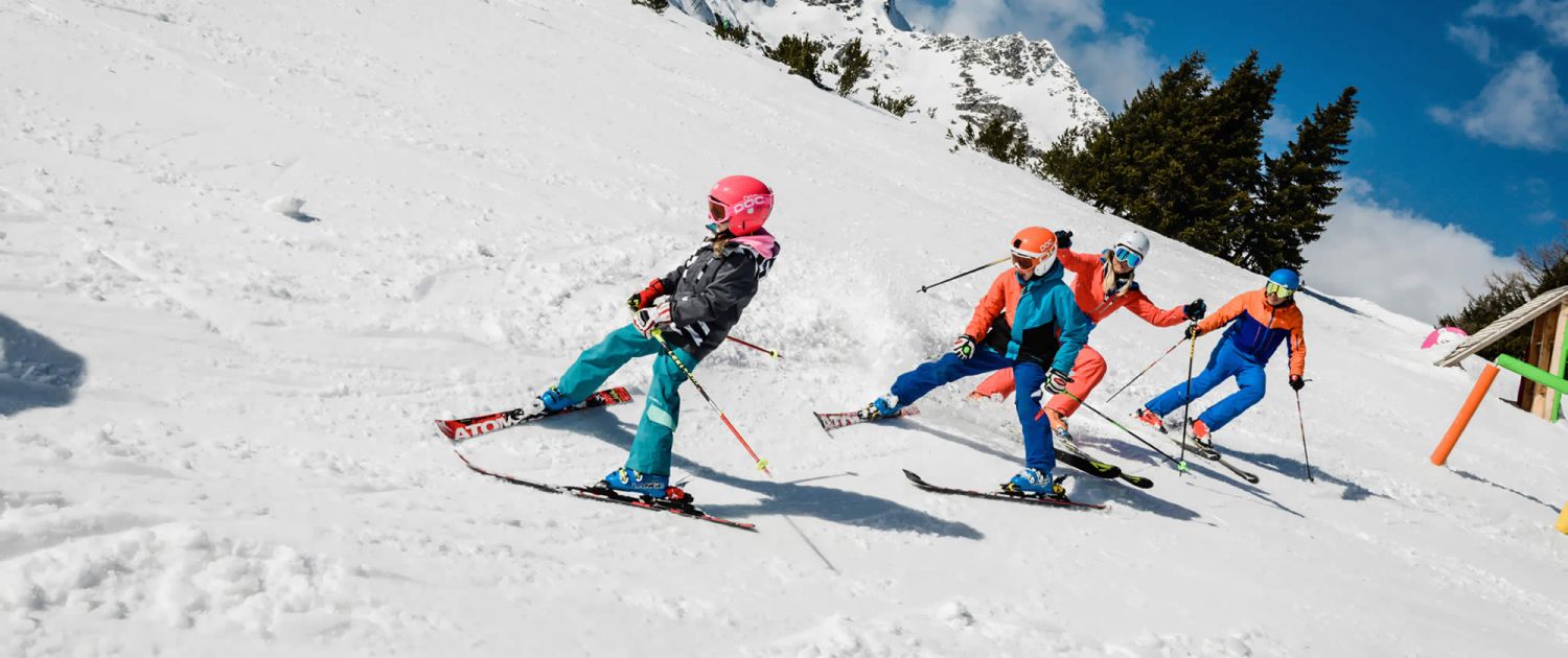 Skischule und Kinderskischule sowie Übungslift direkt neben dem Hotel in Obertauern